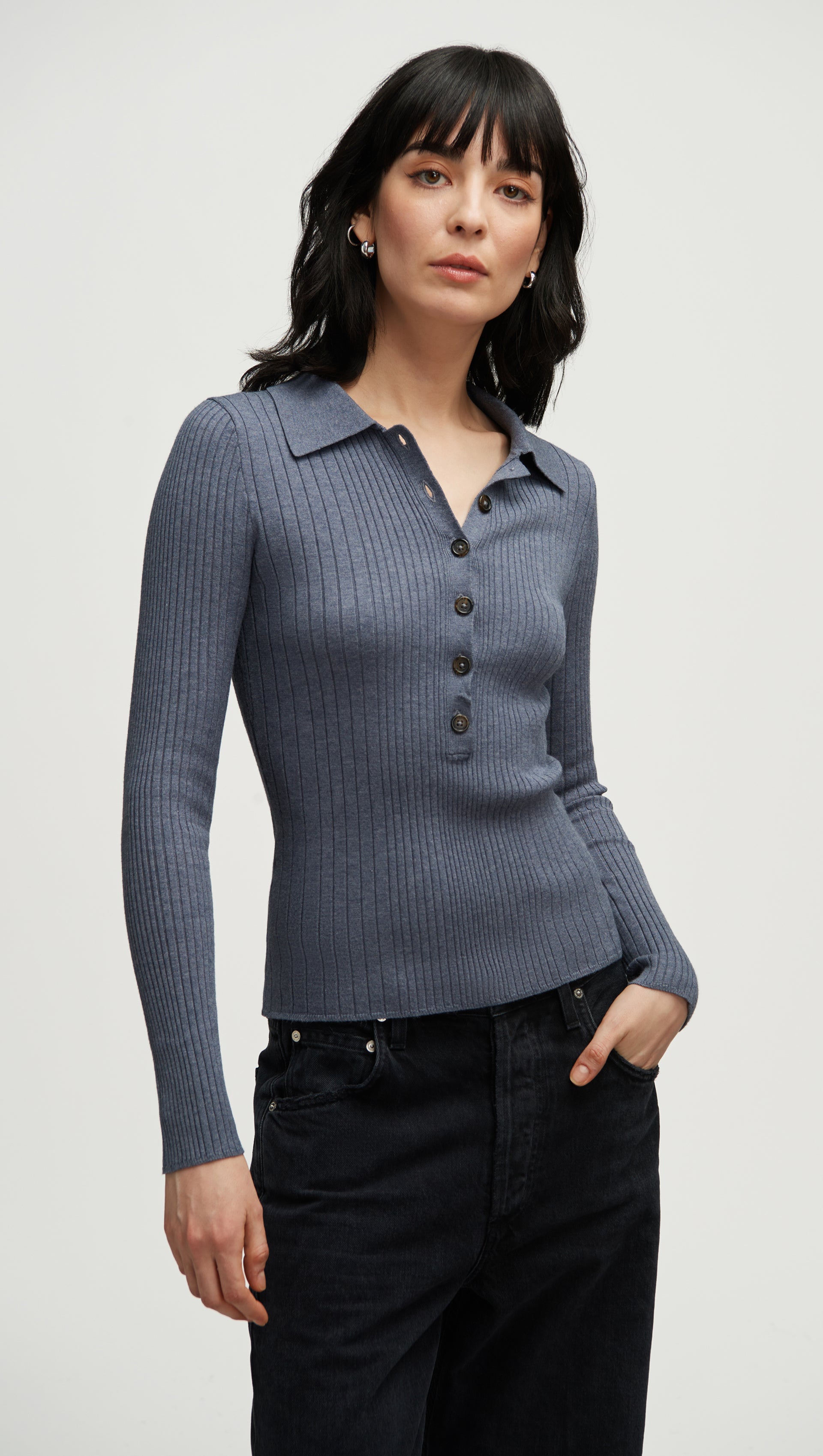 dress shirt with sweater women Light Blue Dress Shirt with Blue Sweater Outfits For Women (5 ideas & outfits)