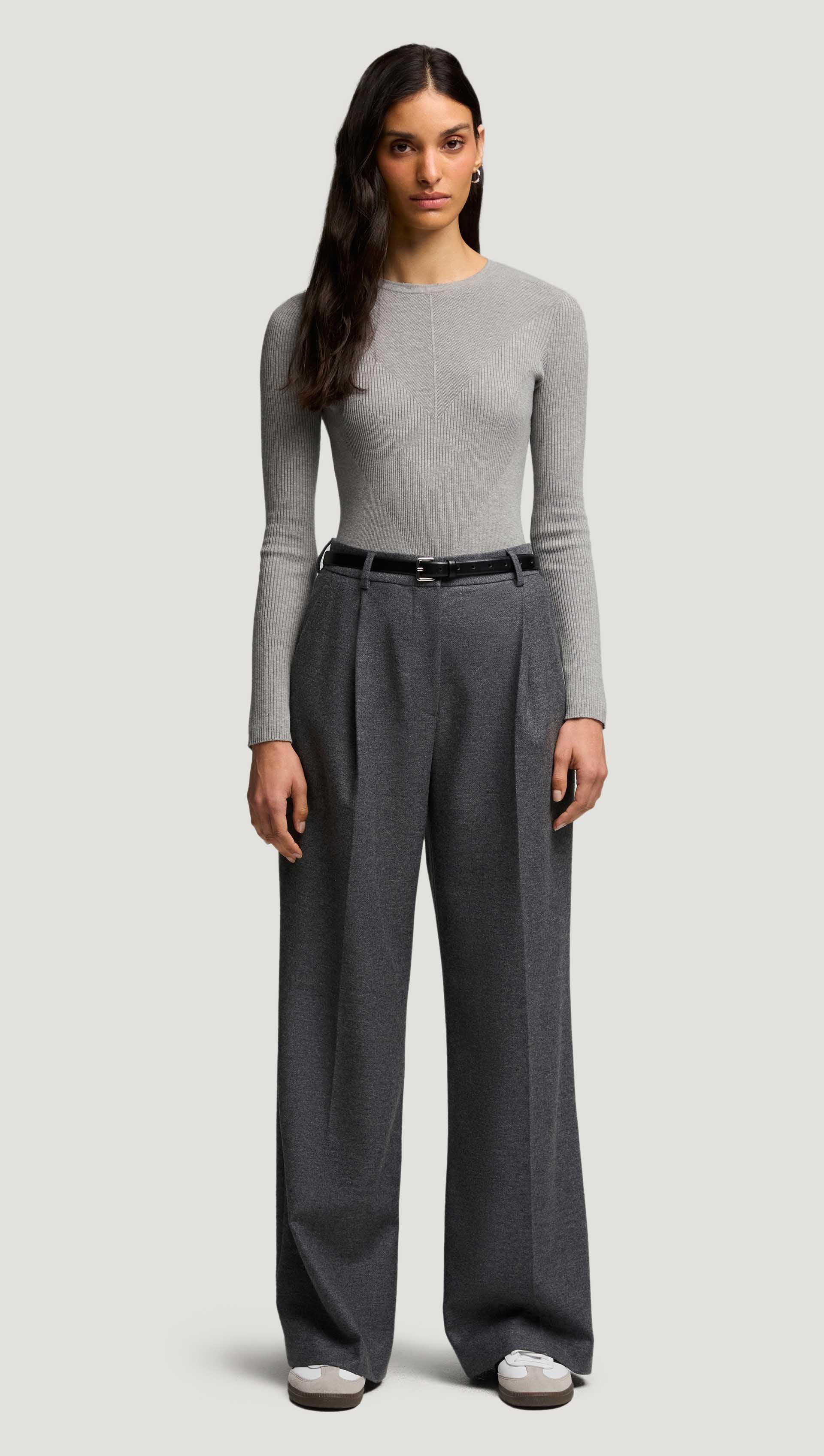 Single Pleat Trouser in Textured Wool Women's Pants Argent