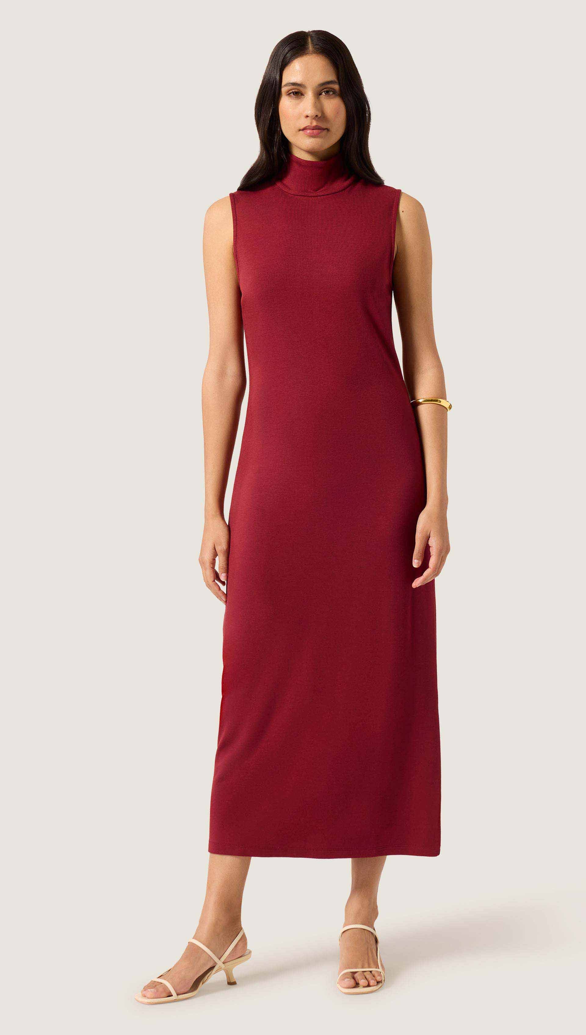 red mock neck dress Argent Sleeveless in Wool Jersey | Maroon | Women's Dresses Turn up the heat this winter in the crowd fave Emily Dress in Burgundy Pilcro Knit Mock-Neck Mini Dress
