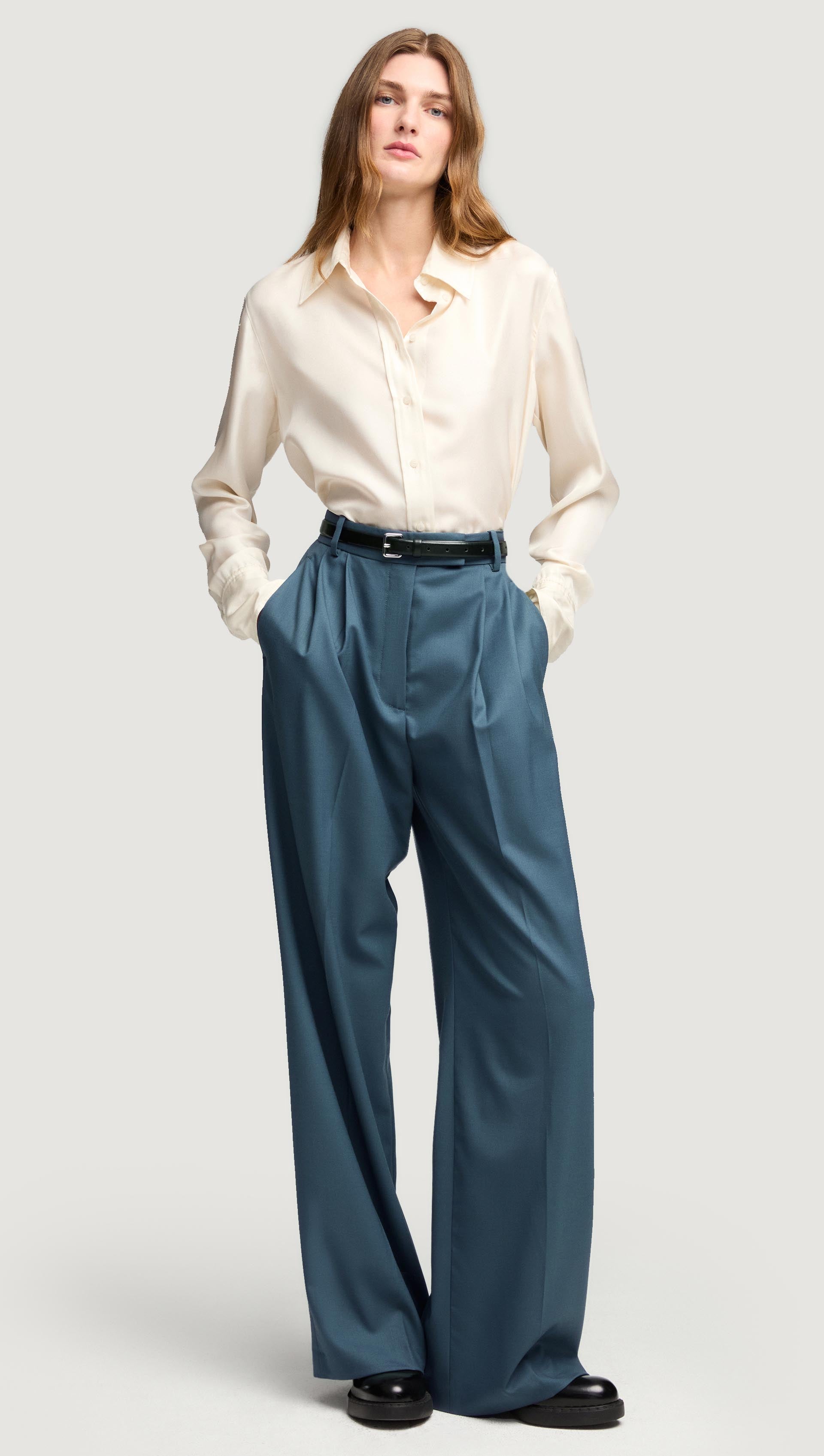 Pleated Trouser in Seasonless Wool | Stone Blue