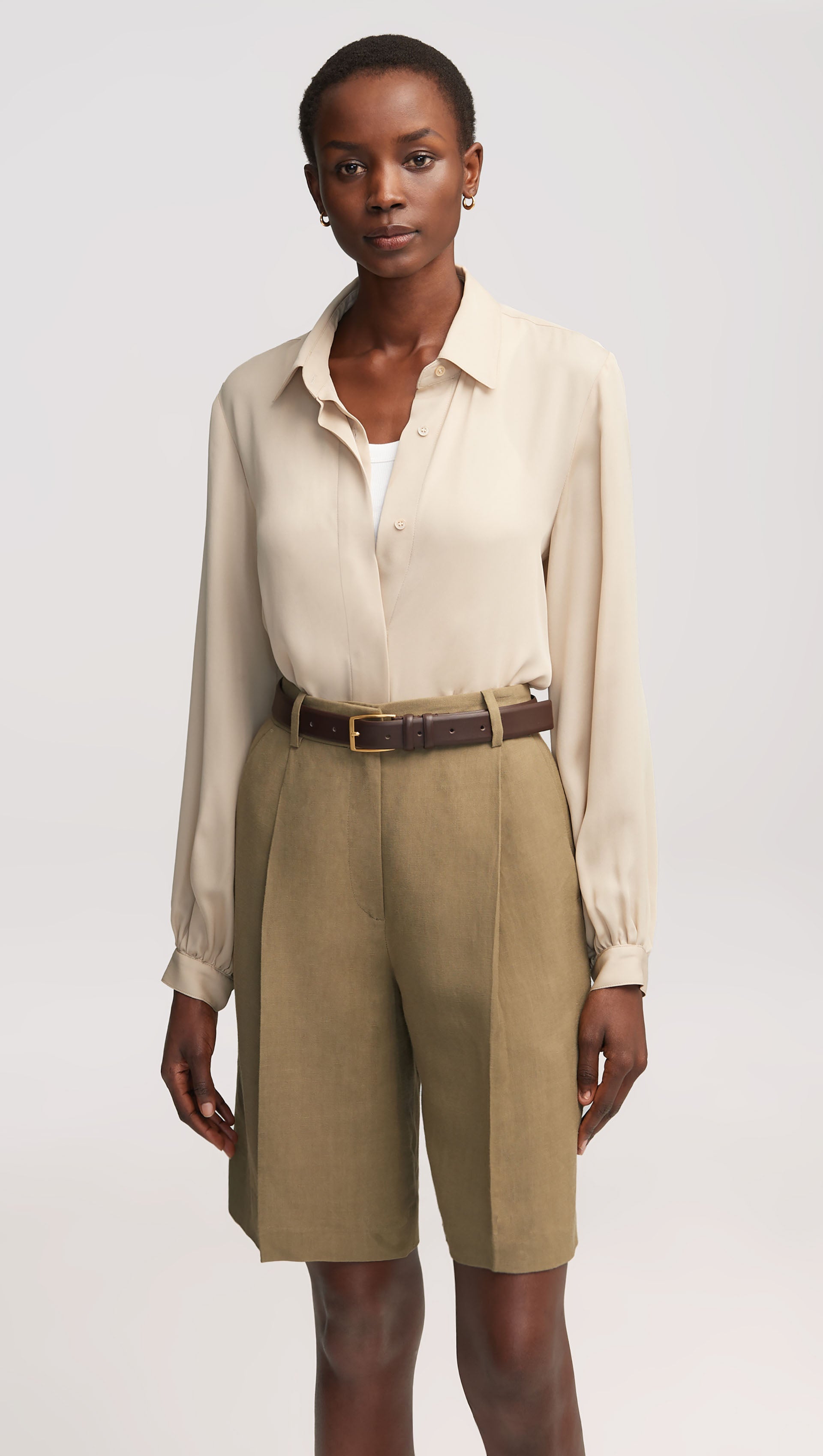 Pleated Shorts in Viscose-Linen Twill | Khaki Green