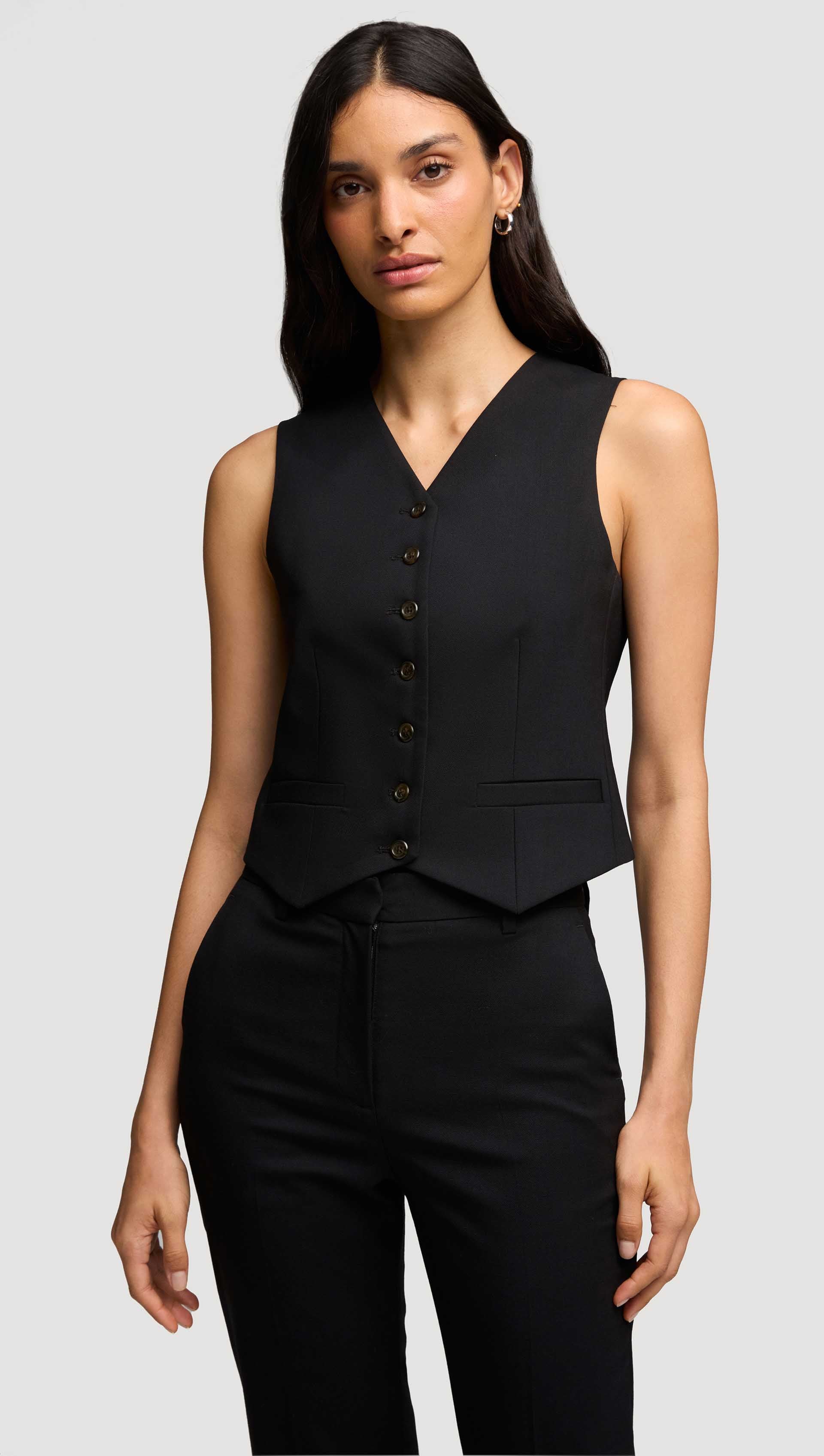 Shallow V-Neck Waistcoat in Seasonless Wool | Black