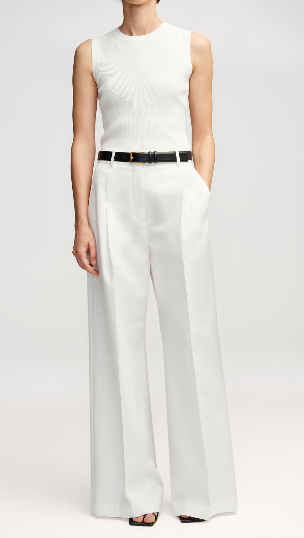 Single Pleat Trouser in Cotton Twill | Ivory